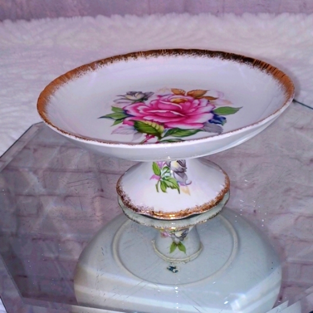 Japanese Rose Painted Dessert  /W Gold 22 Karat Rim Dish